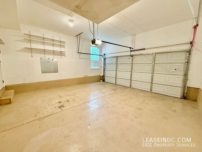 Building Photo - 424 Ava Way NE