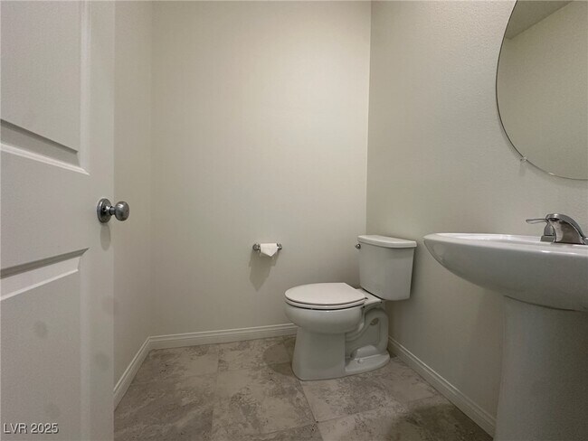 Building Photo - 6988 Sylmar Ave
