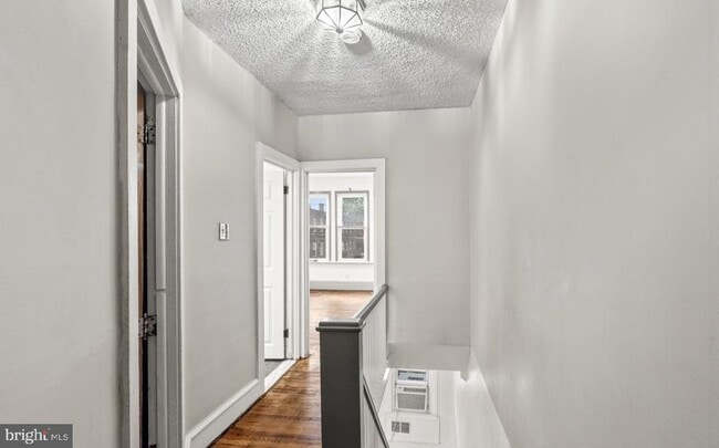 Building Photo - 6813 Ditman St