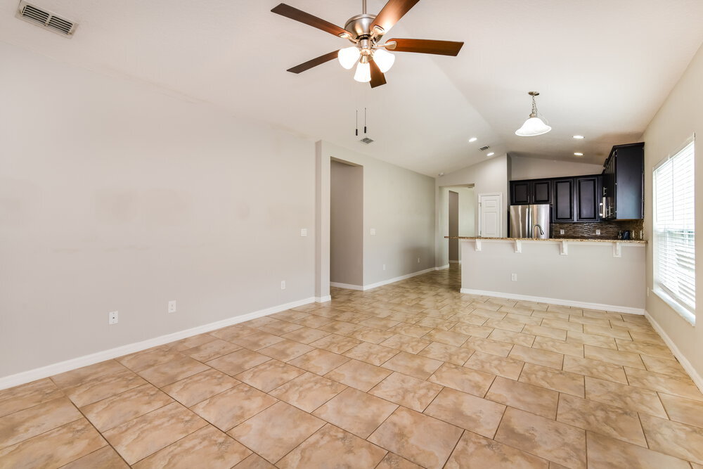 Building Photo - 346 Vitoria Rd