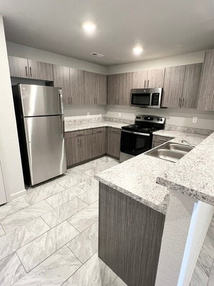 Building Photo - 17 Glen Rock Dr