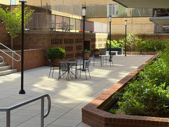 Shared patio - 1718 P St NW