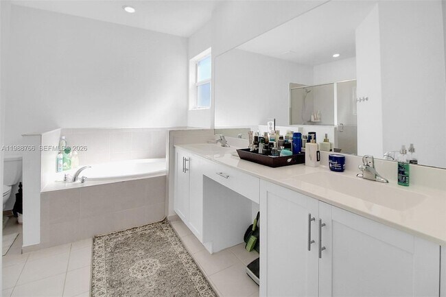 Building Photo - 1382 SE 26th Rd