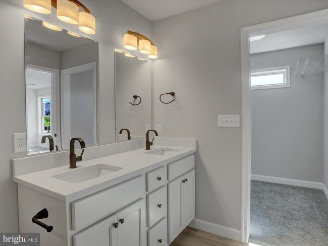 Building Photo - 828 Shadyside Dr