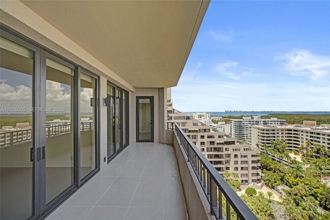 Building Photo - 251 Crandon Blvd