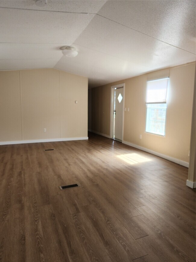 Building Photo - 19139 Groveway Dr