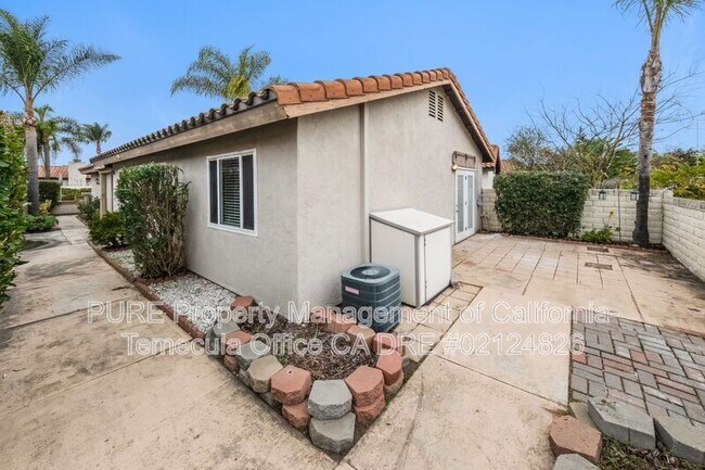 Building Photo - 209 Conifer Dr