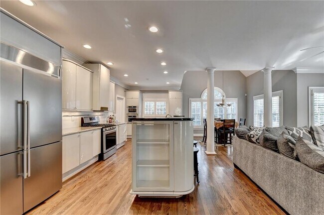 Building Photo - 3871 River Mansion Dr NW