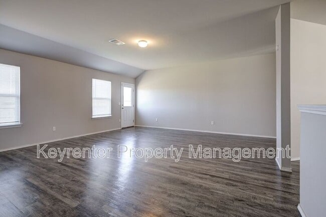 Building Photo - 209 SE 4th St