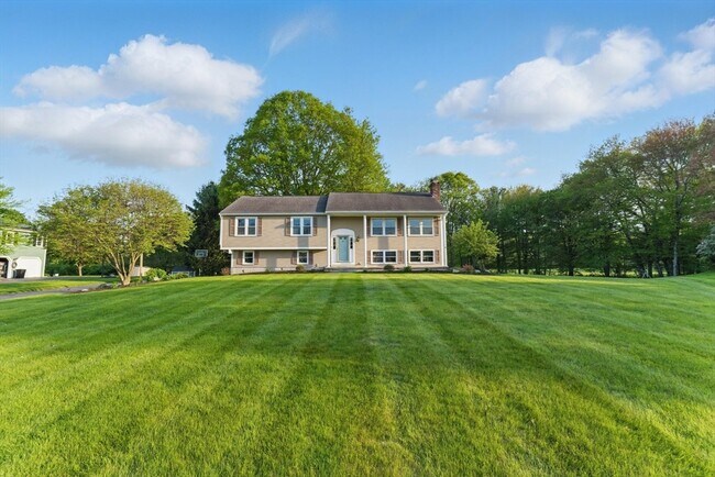 Building Photo - 121 Indian Meadow Dr