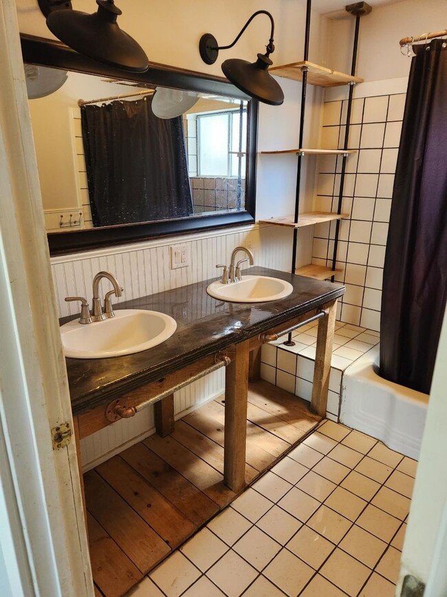 Building Photo - 3433 Willow St