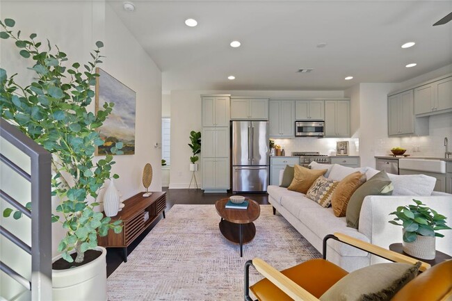 Building Photo - 2708 Halcyon Dr