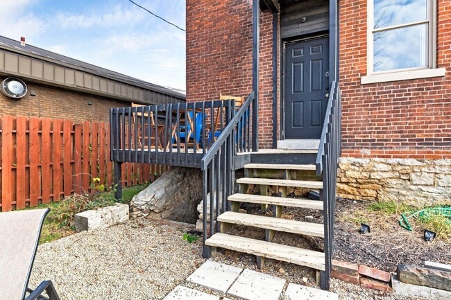 Building Photo - 1187 S High St