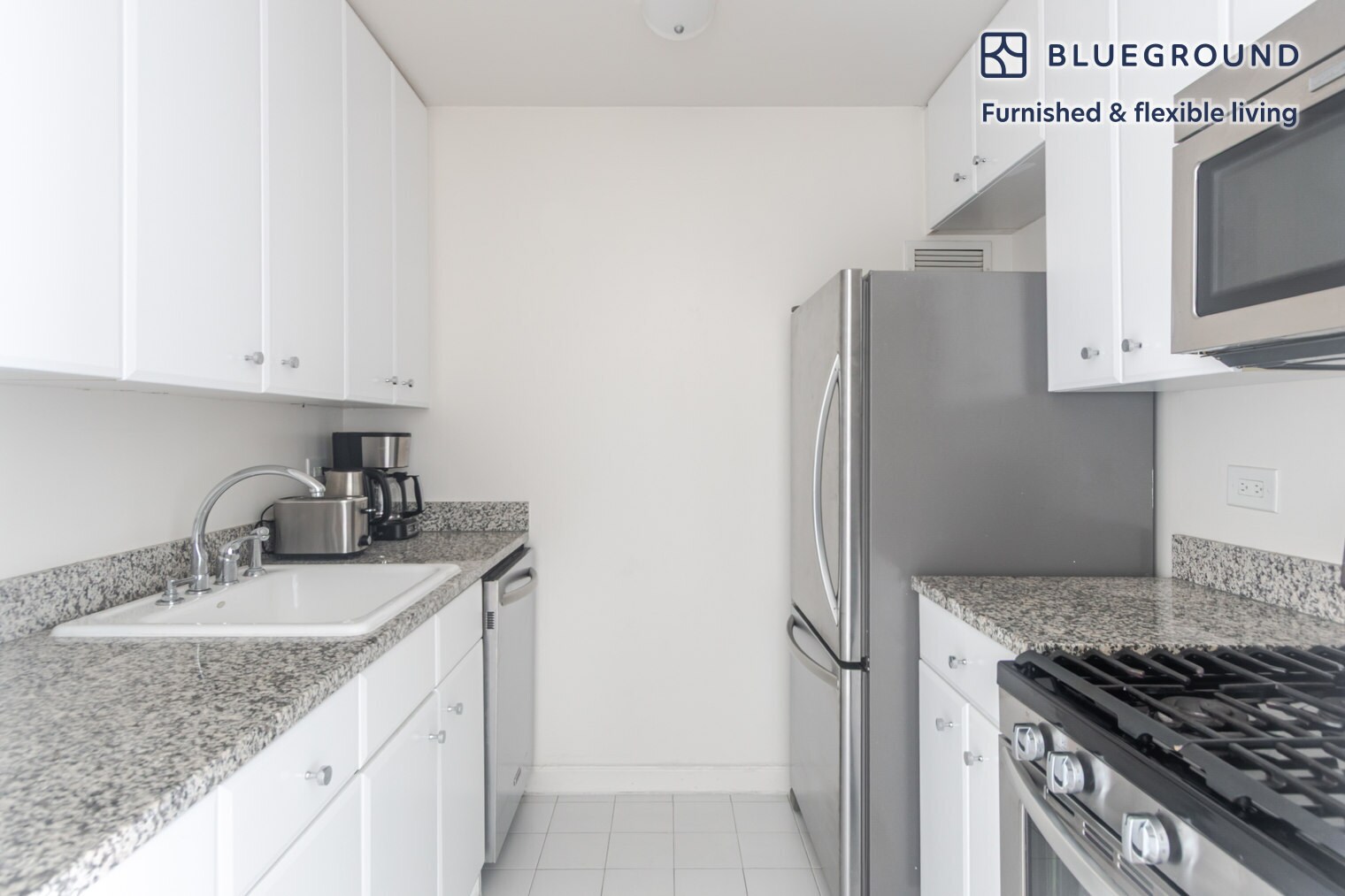 Building Photo - 255 W 94th St