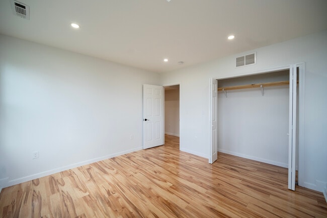 Building Photo - 10 Wampanoag Trl