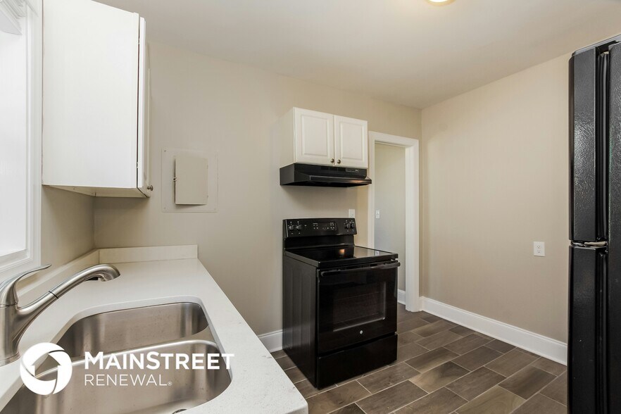 Building Photo - 3017 Dogwood Ave