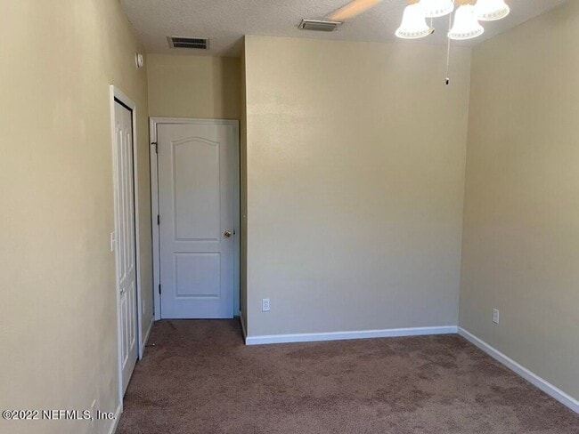 Building Photo - Beautiful Townhome in Biscayne Bay!