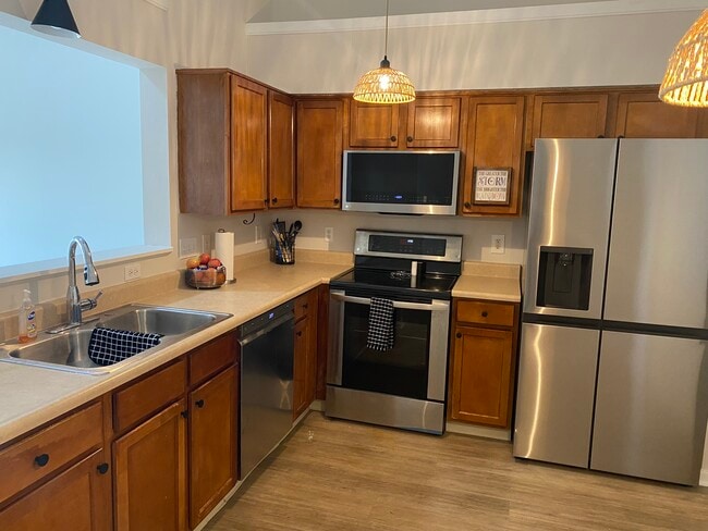 Building Photo - 251 Doublegate Dr