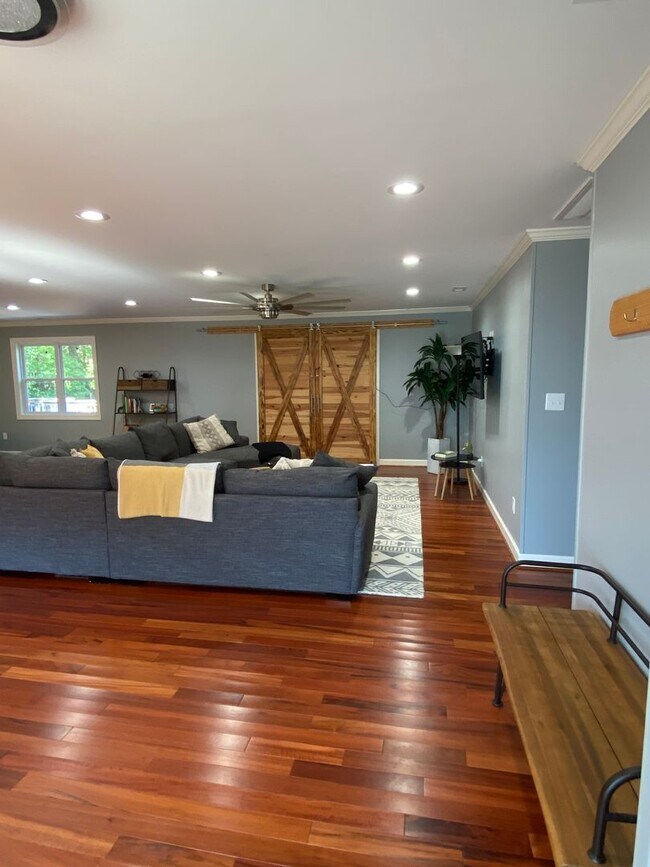 Building Photo - Gated Fairfield Harbour Home + Utilities + Wi-Fi Included