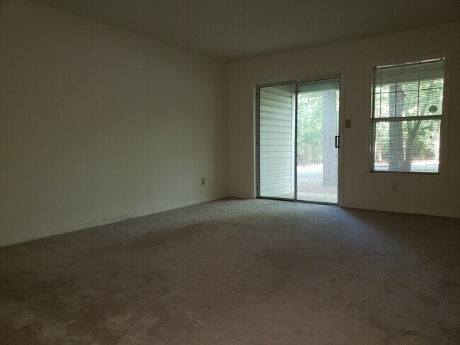 Building Photo - Coming Soon! Spacious 2BR, 2BA Condo in Desirable Chapel Hill Community