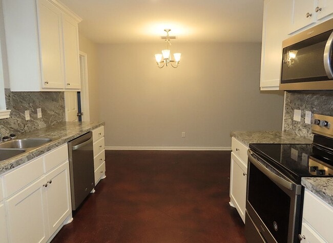 Building Photo - Updated 2 Bedroom, 1 Bath Duplex in Whiteh...