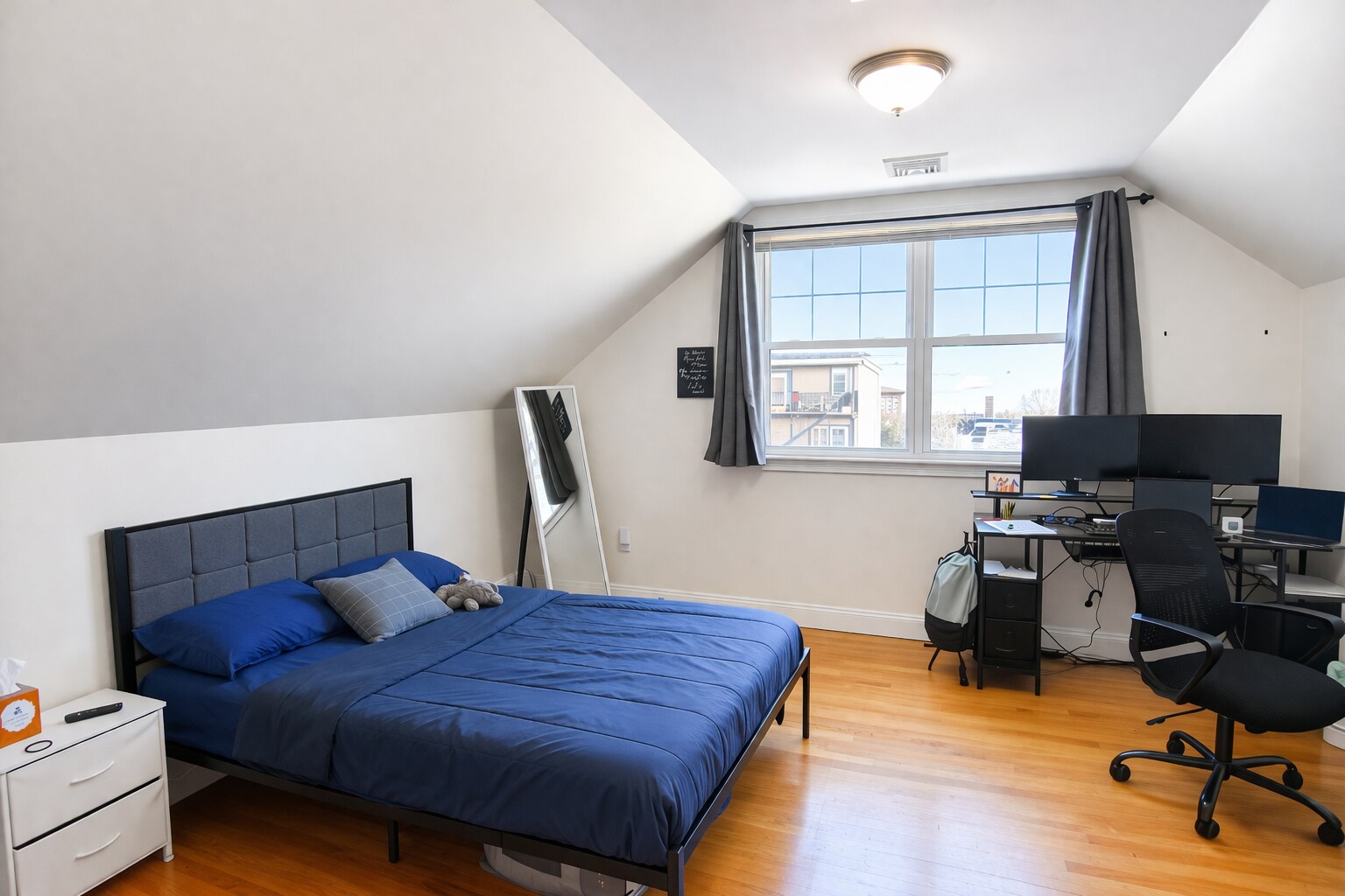 Building Photo - 84 Litchfield St