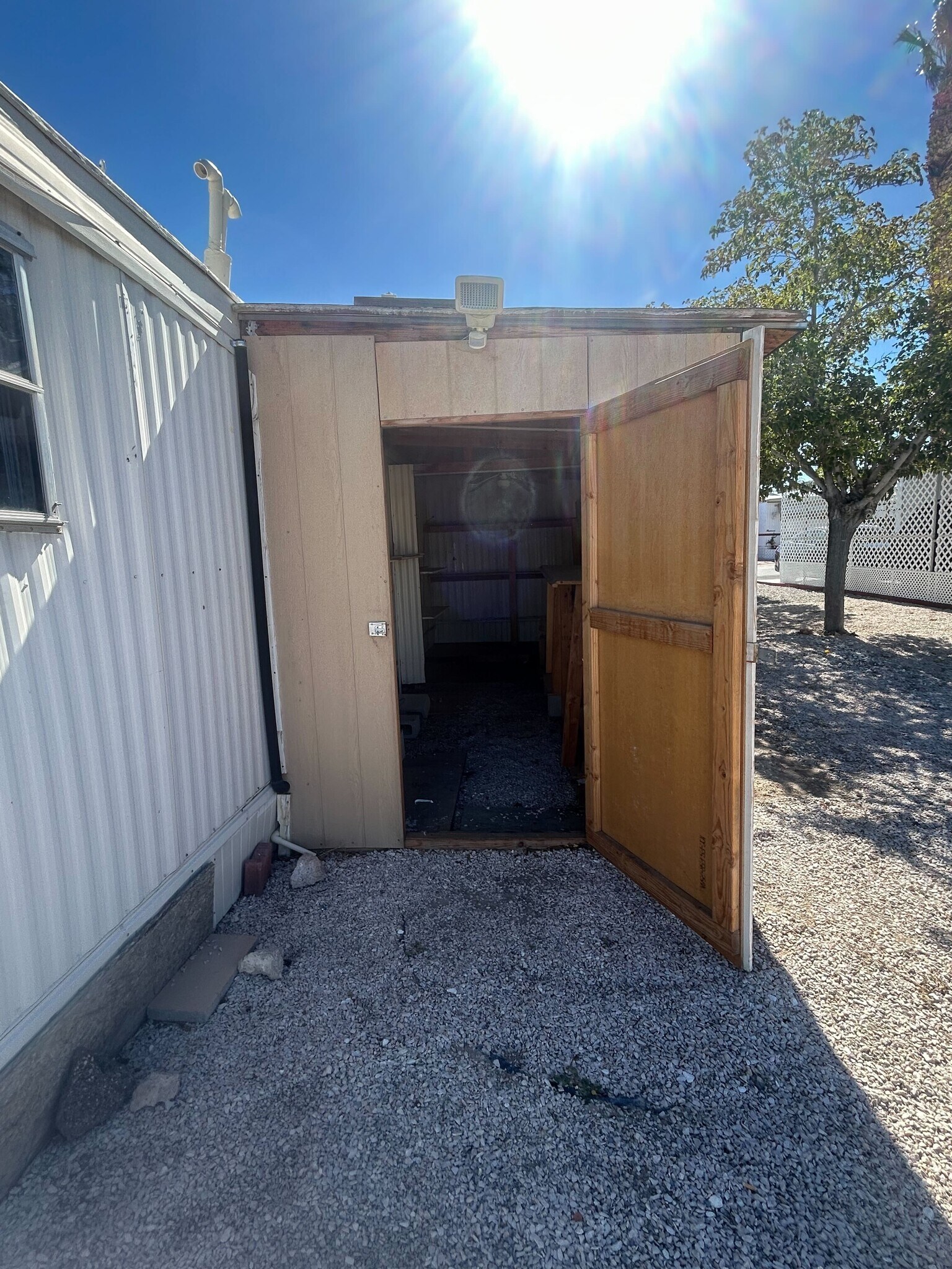 Building Photo - 3601 E Wyoming Ave