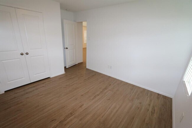 Building Photo - 18527 Gold Holw Ct