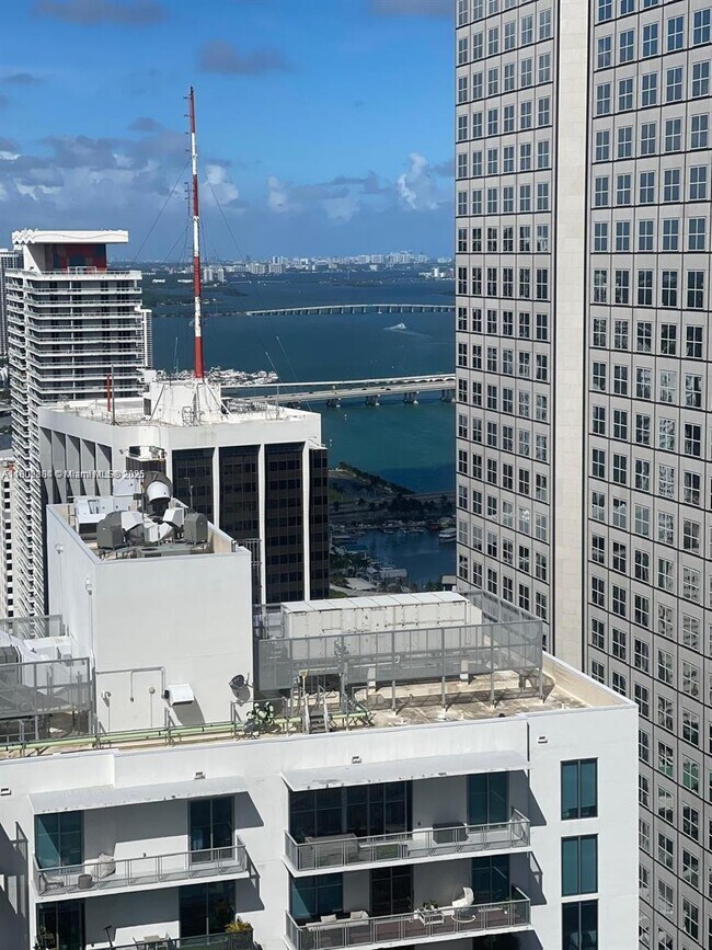 Building Photo - 300 Biscayne Blvd Way