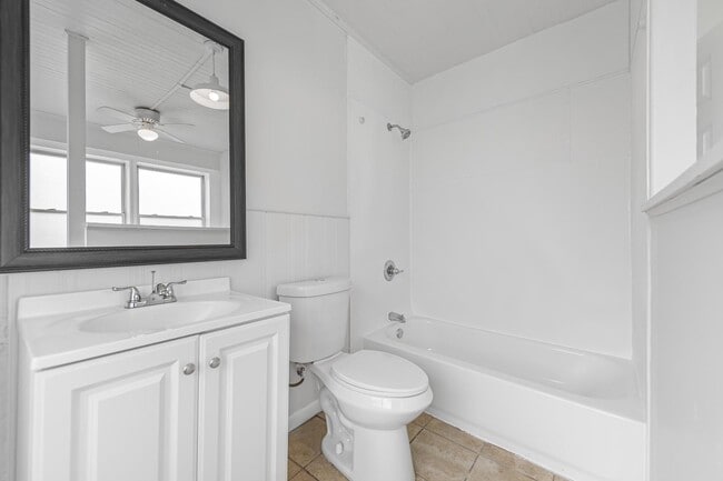 Building Photo - 520 Lincoln Ave