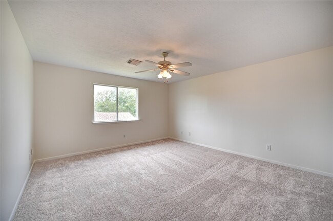 Building Photo - 11906 Dinosaur Valley Dr
