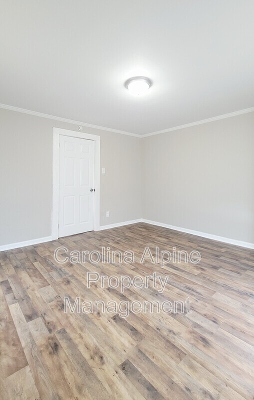 Building Photo - 505 Martin St