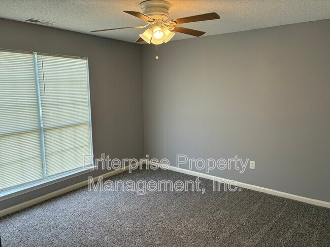 Building Photo - 4429 S Cedar Bark Cove