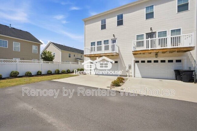 Building Photo - 1005 Opal St