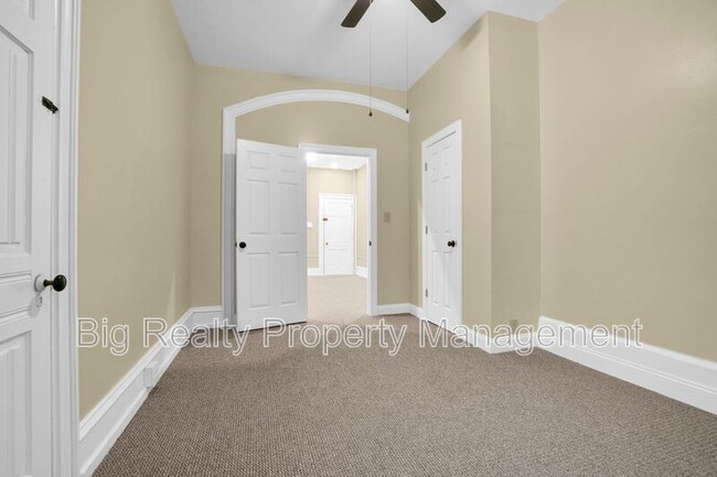 Building Photo - 72 N Main St