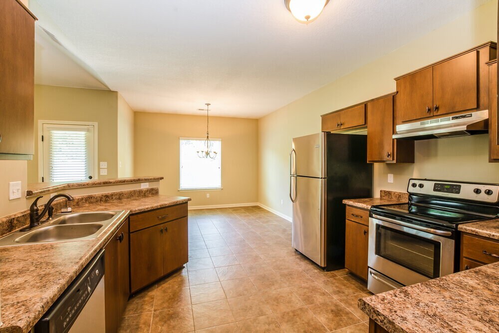 Building Photo - 5009 Forest Oasis Ln
