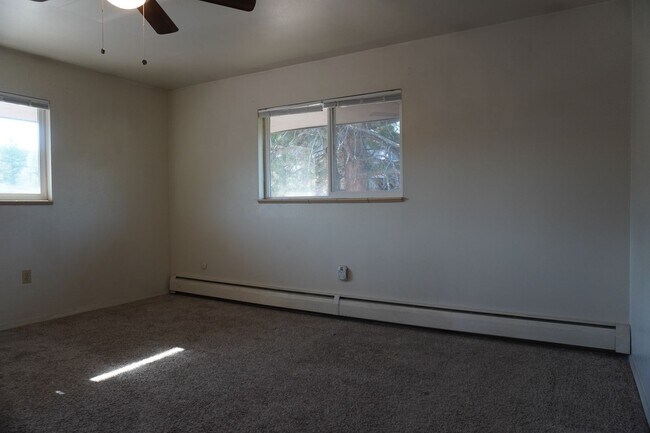 Building Photo - 1409 Utah St