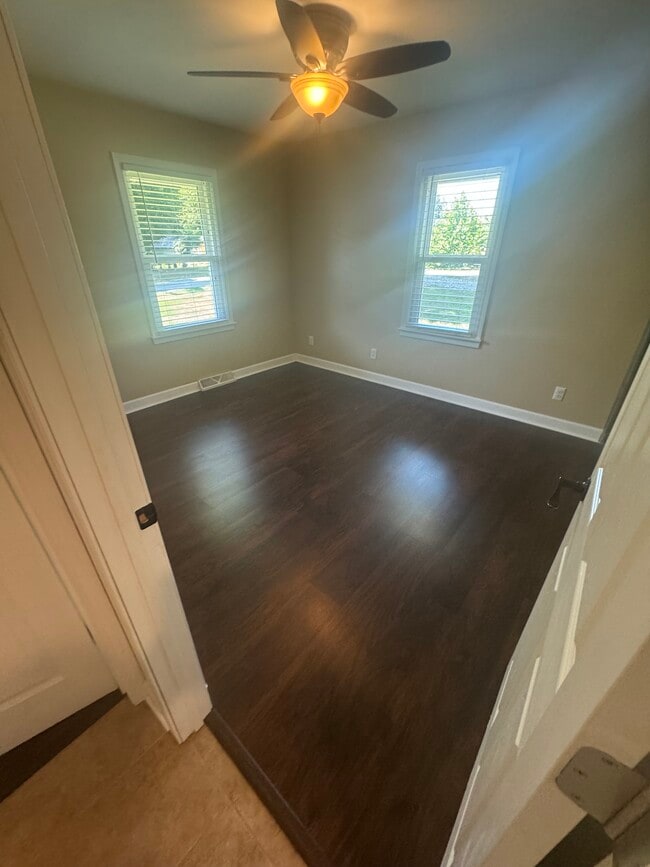 Building Photo - 603 Jefferson St