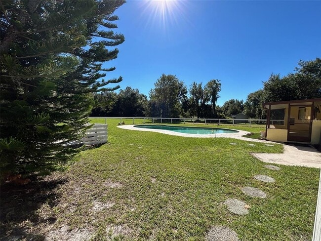 Building Photo - 1567 Brooks Ln