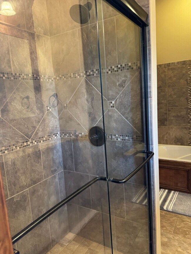 Building Photo - 3408 Enclave Ln