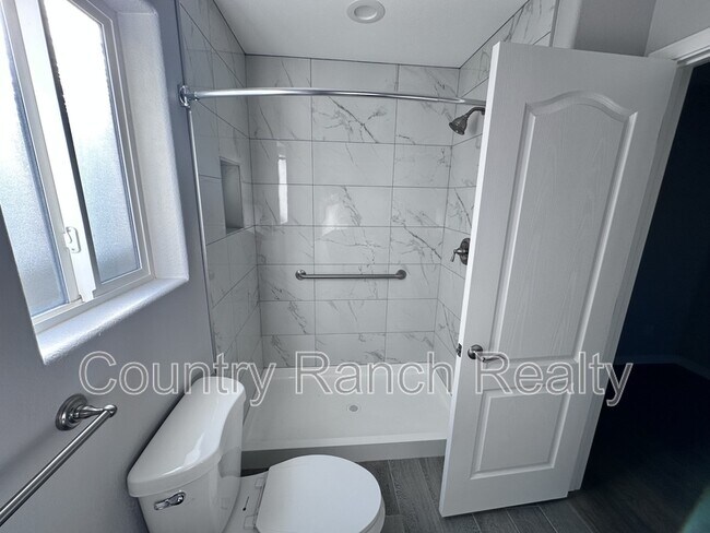 Building Photo - 1632 Shamrock Rd