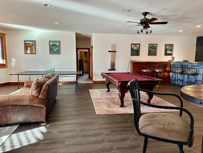 Building Photo - 33 Timberline Dr