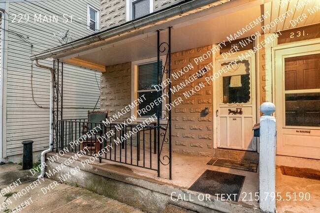 Building Photo - 229 S Main St