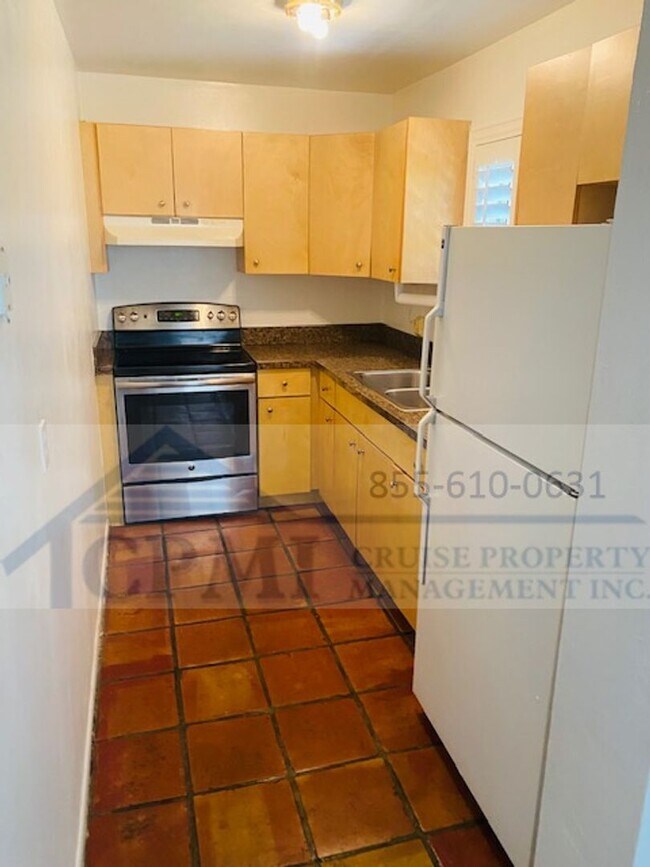 Interior Photo - 1609 S Federal Hwy Lake Worth, FL 33460