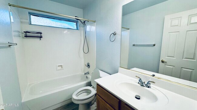 Building Photo - 10752 W Granada Rd