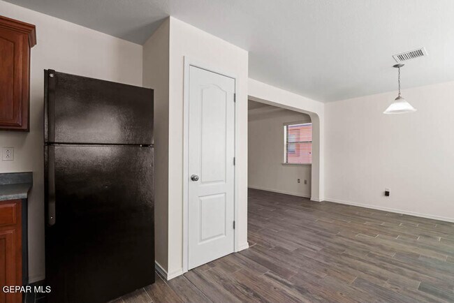 Building Photo - 14266 Gil Reyes Dr