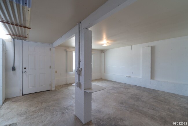 Building Photo - 1BR 2BA (One Bath is ADA ACCESSIBLE) W/2 A...