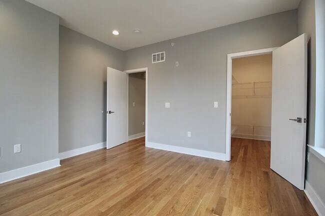 Building Photo - 1642 Cambridge St