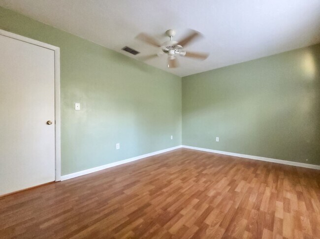 Building Photo - Beautiful 3/2 in Springtree