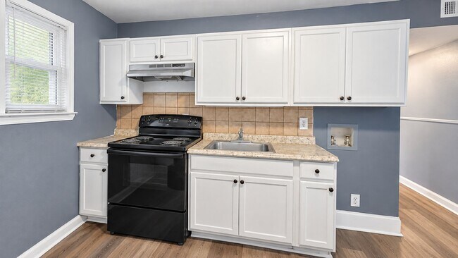 Building Photo - 564 Evergreen Terrace